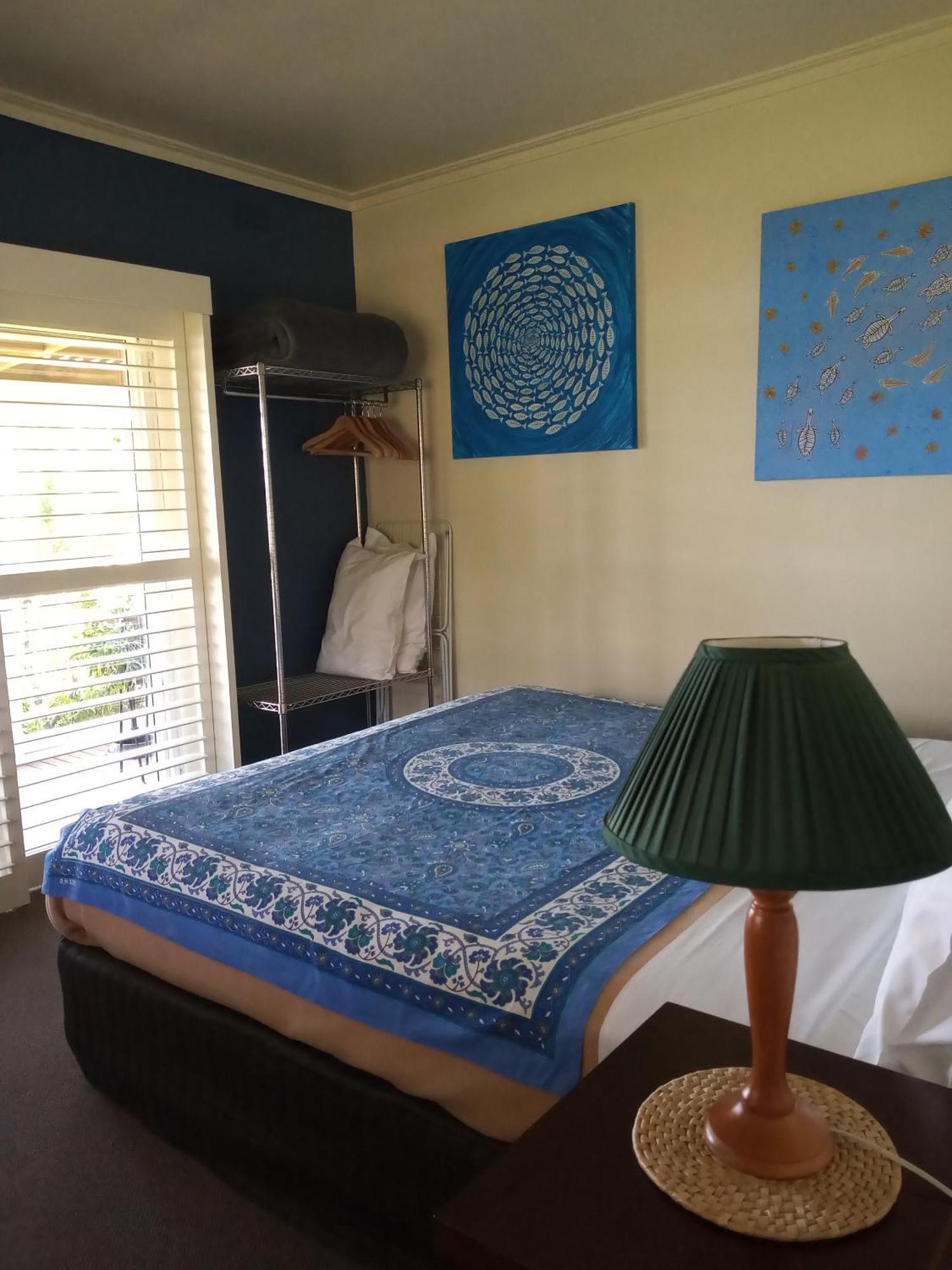 Lakes Entrance Waterfront Cottages With King Beds Экстерьер фото