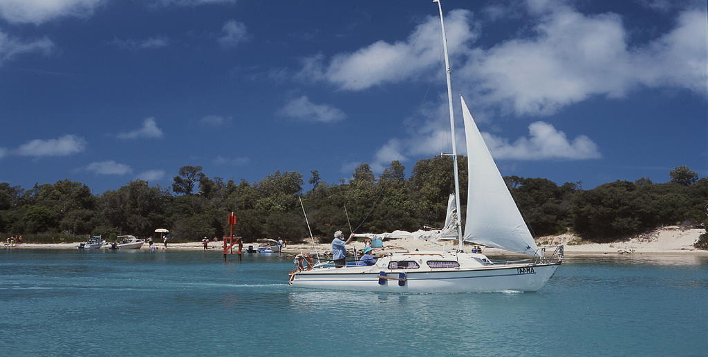 Lakes Entrance Waterfront Cottages With King Beds Экстерьер фото