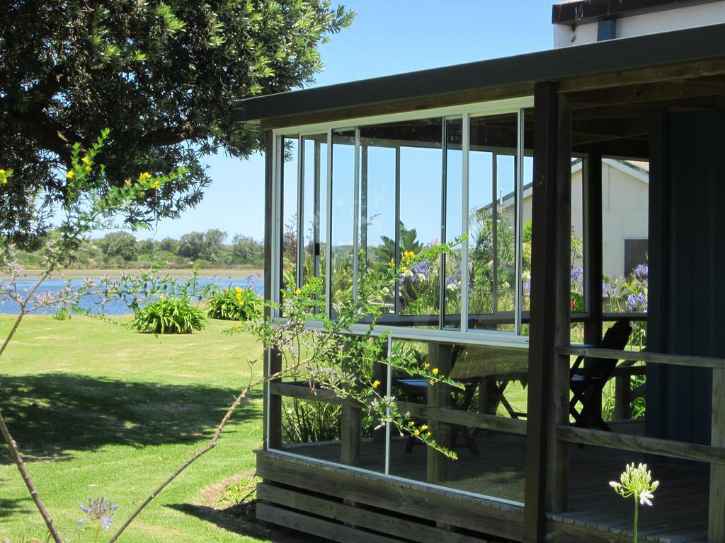 Lakes Entrance Waterfront Cottages With King Beds Экстерьер фото