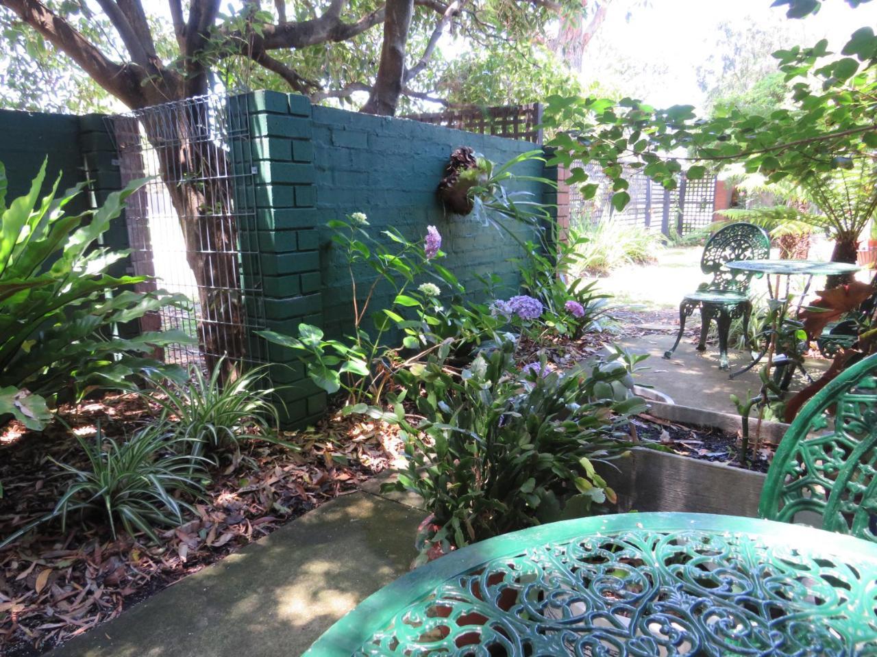 Lakes Entrance Waterfront Cottages With King Beds Экстерьер фото